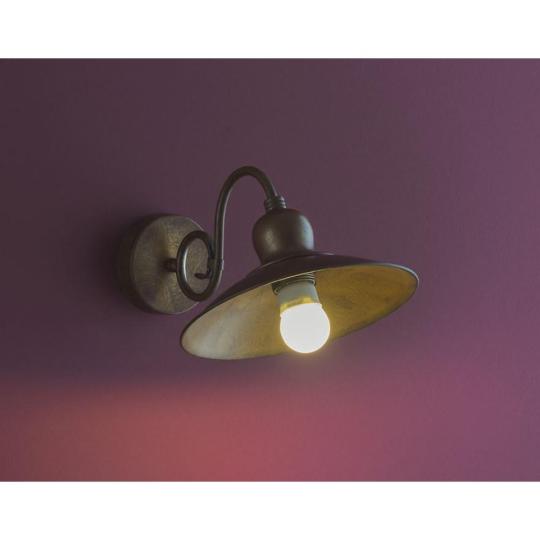 mediteranska mosadzna svietidlo klasicka kuchyna obyvacka stena lampa osvetlenie chodba stena toskansky taliansky stylove lampy lameriana sedliacky dom renovacia patinovane.jpg